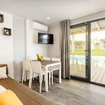 Prázdninový areál Mobile Homes With Pool In Tar - Porec-istrien 38572 Poreč