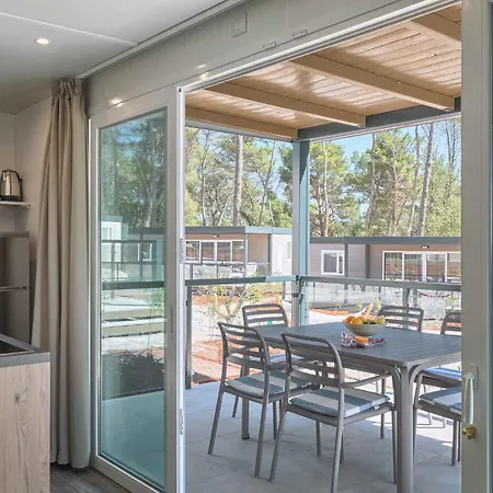 Mobile Homes With Pool In Tar - Porec-istrien 38572 포레치