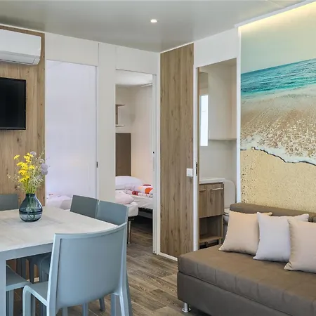Mobile Homes With Pool In Tar - Porec-istrien 38572 홀리데이파크 포레치
