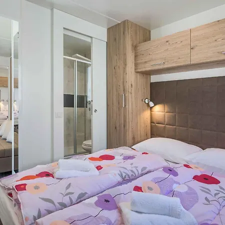 Mobile Homes With Pool In Tar - Porec-istrien 38572 *