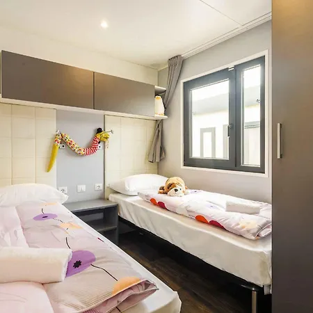 Mobile Homes With Pool In Tar - Porec-istrien 38572 Πόρετς
