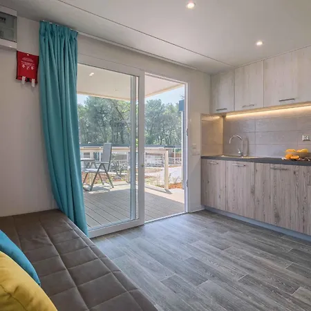 Mobile Homes With Pool In Tar - Porec-istrien 38572 Πόρετς