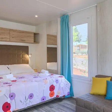 홀리데이파크 Mobile Homes With Pool In Tar - Porec-istrien 38572 포레치