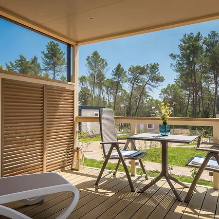홀리데이파크 Mobile Homes With Pool In Tar - Porec-istrien 38572 포레치