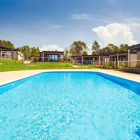 Üdülőpark Mobile Homes With Pool In Tar - Porec-istrien 38572 *