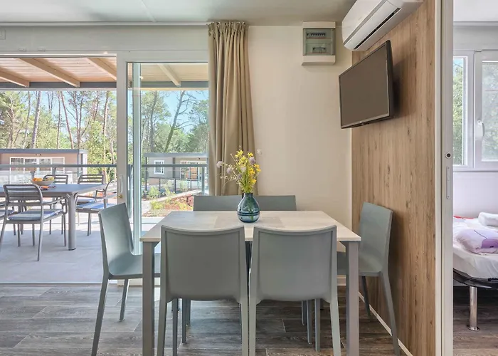 홀리데이파크 Mobile Homes With Pool In Tar - Porec-istrien 38572 *