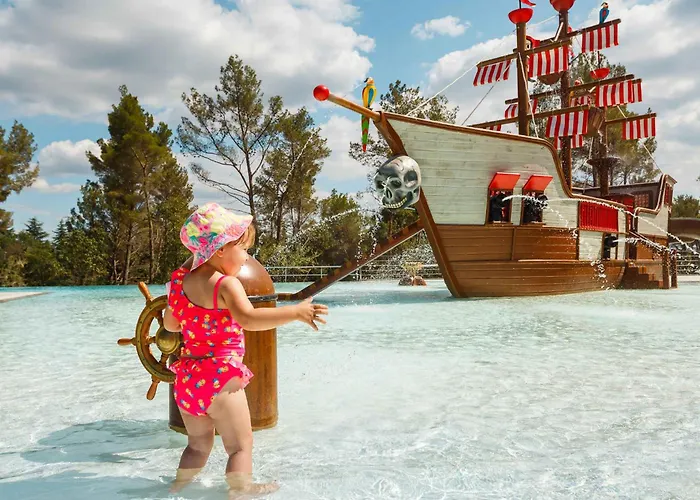 Mobile Homes With Pool In Tar - Porec-istrien 38572 홀리데이파크