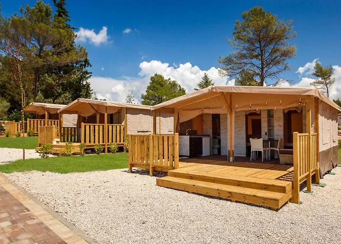Mobile Homes With Pool In Tar - Porec-istrien 38572 Feriepark