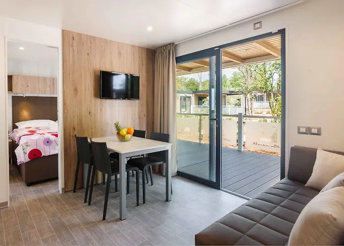 Mobile Homes With Pool In Tar - Porec-istrien 38572 Feriepark