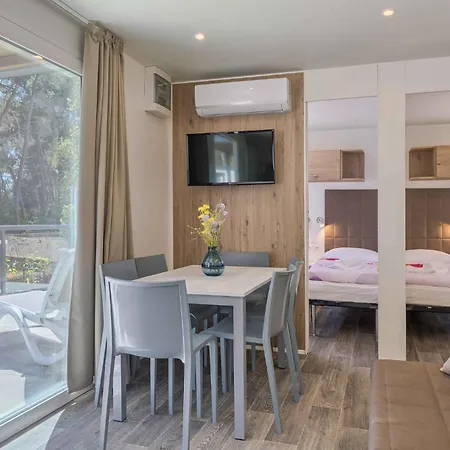 Mobile Homes With Pool In Tar - Porec-istrien 38572 Poreč