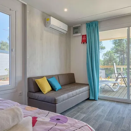 Mobile Homes With Pool In Tar - Porec-istrien 38572 波雷奇