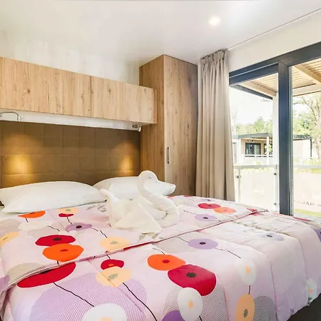 Mobile Homes With Pool In Tar - Porec-istrien 38572 波雷奇