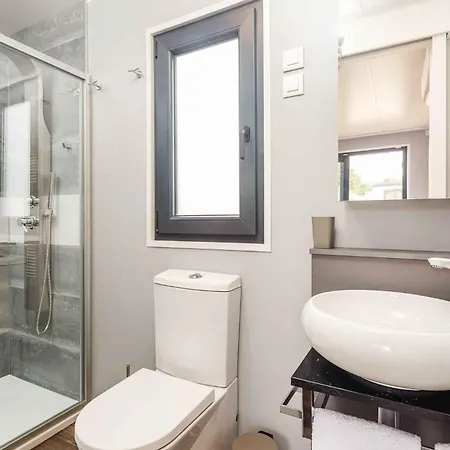 Mobile Homes With Pool In Tar - Porec-istrien 38572 假日公园 *
