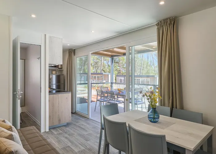 Mobile Homes With Pool In Tar - Porec-istrien 38572 Village de vacances Poreč