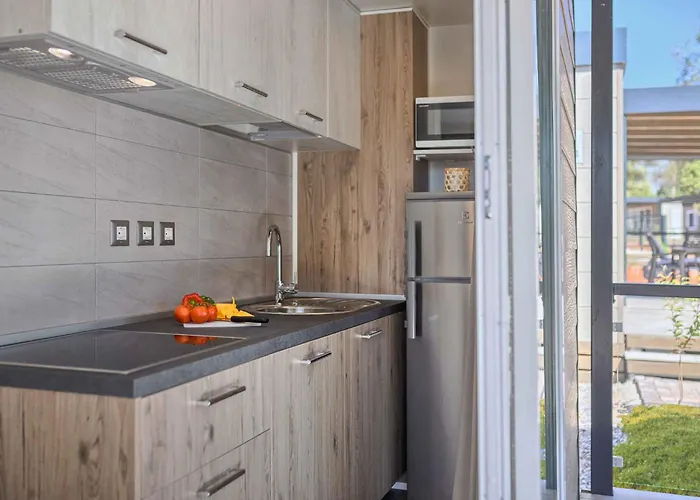 Village de vacances Mobile Homes With Pool In Tar - Porec-istrien 38572 *